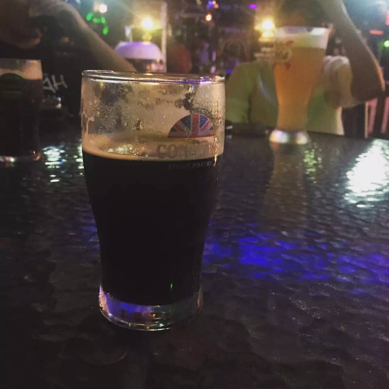 女子打消脂针全身溃烂 无照经营店面换人|足球赌注软件