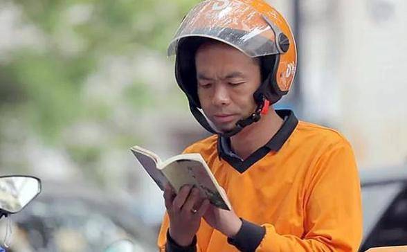 
从外卖小哥到中国诗词大会冠军, 雷海为战胜北大硕士后, 有何去向？“十大足球赌注软件排行榜”(图2)