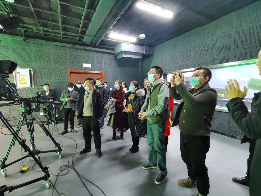 为流量宁乡、网红宁乡聚势赋能!宁乡新媒体走进市融媒体中心、智慧宁乡观光学习_足球赌注软件APP(图7)
为流量宁乡、网红宁乡聚势赋能!宁乡新媒体走进市融媒体中心、智慧宁乡观光学习_足球赌注软件APP(图7)